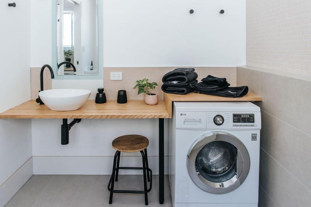 Studio On Lewis Tiny House Hotel Mudgee Exterior photo