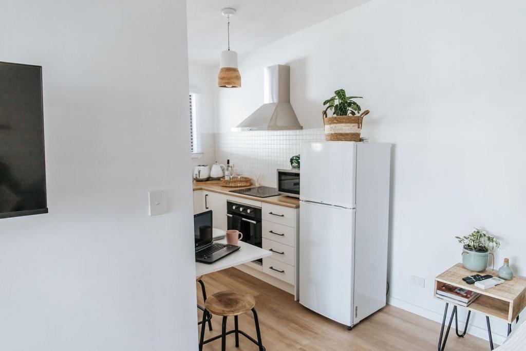 Studio On Lewis Tiny House Hotel Mudgee Exterior photo