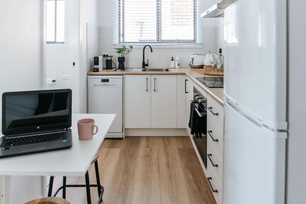 Studio On Lewis Tiny House Hotel Mudgee Exterior photo